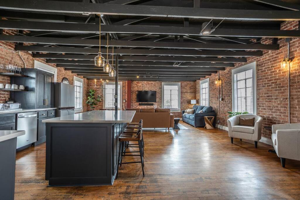 The Loft At 113 - Gateway To The North Texas Hill Country Leilighet Muenster Eksteriør bilde